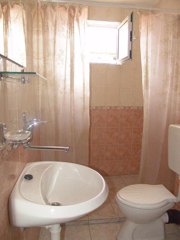 Family Hotel Andreev Nessebar Zimmer foto