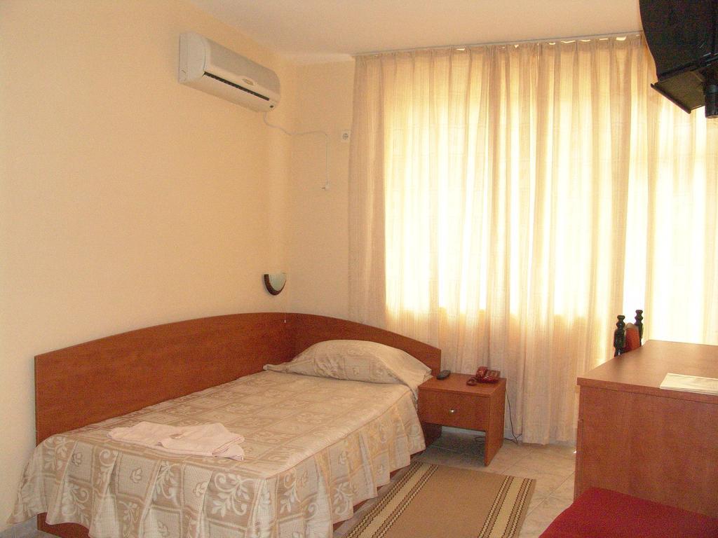 Family Hotel Andreev Nessebar Zimmer foto