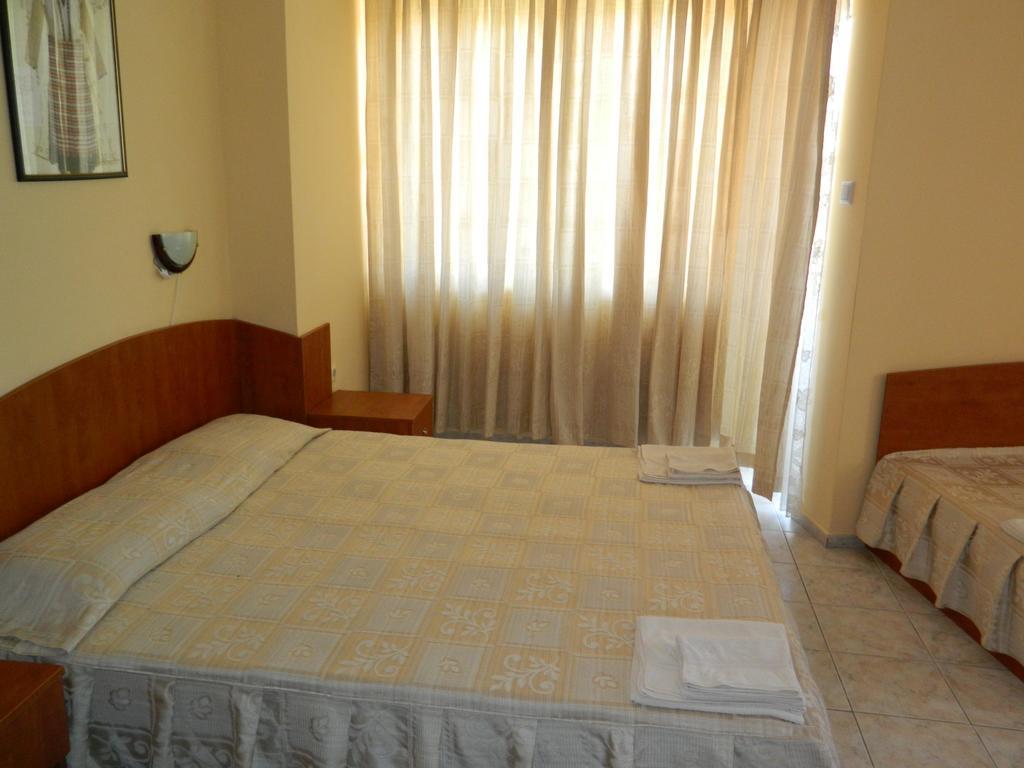 Family Hotel Andreev Nessebar Zimmer foto